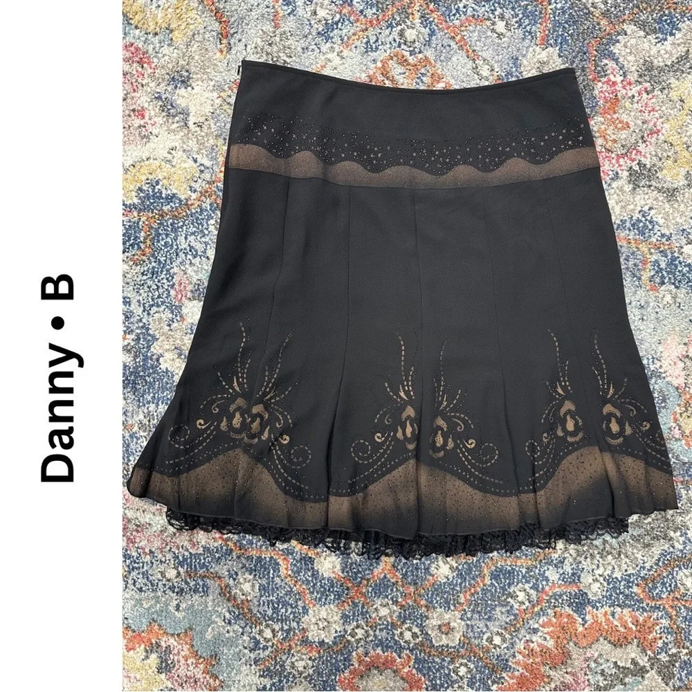 🛍️3/$40 Danny B  Black Fit and Flare Skirt with nude Floral Accent Lined Large